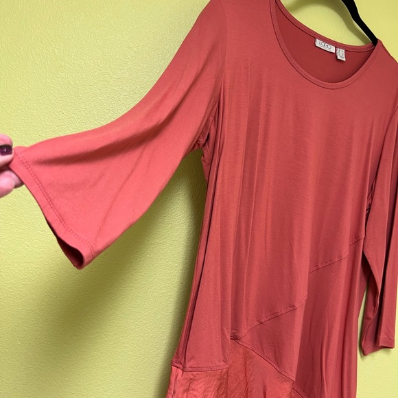 LOGO by Lori Goldstein Rose Asymmetrical Tunic - Picture 2 of 7